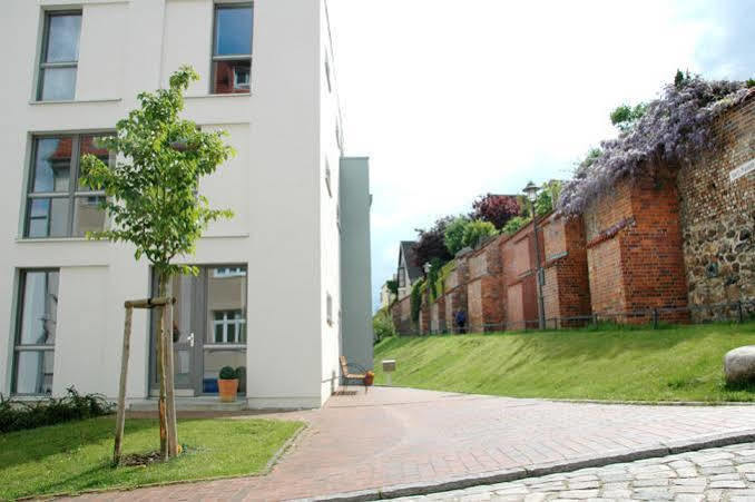 Ferienwohnung An Der Historischen Stadtmauer Rostock Exterior photo